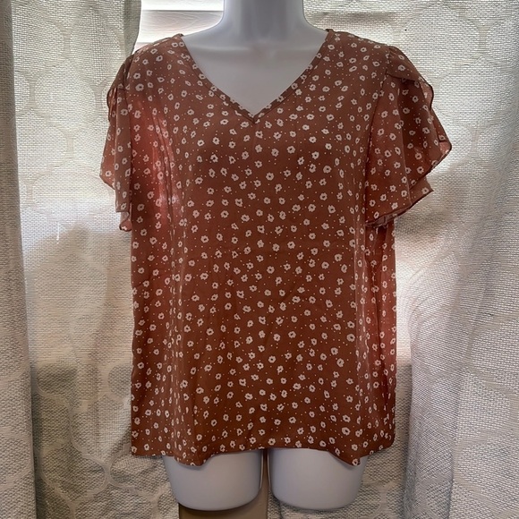 SHEIN Tops - SHEIN Floral Blouse​​​​​​​​​​​​​​​​​​​​